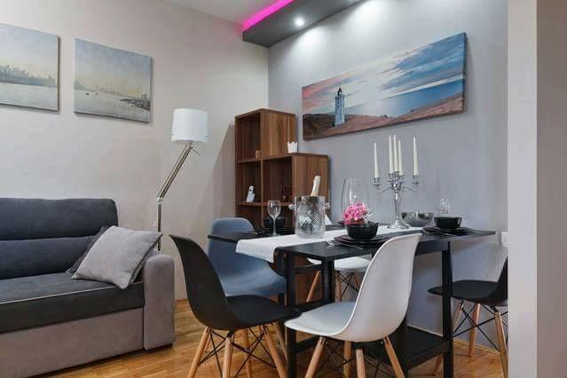 Apartments Romantica เยเซนิเซ ภายนอก รูปภาพ