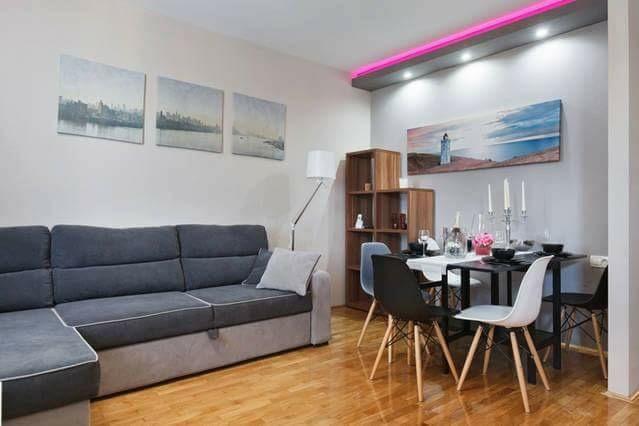 Apartments Romantica เยเซนิเซ ภายนอก รูปภาพ
