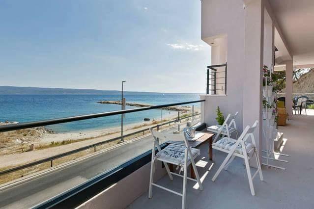 Apartments Romantica เยเซนิเซ ภายนอก รูปภาพ